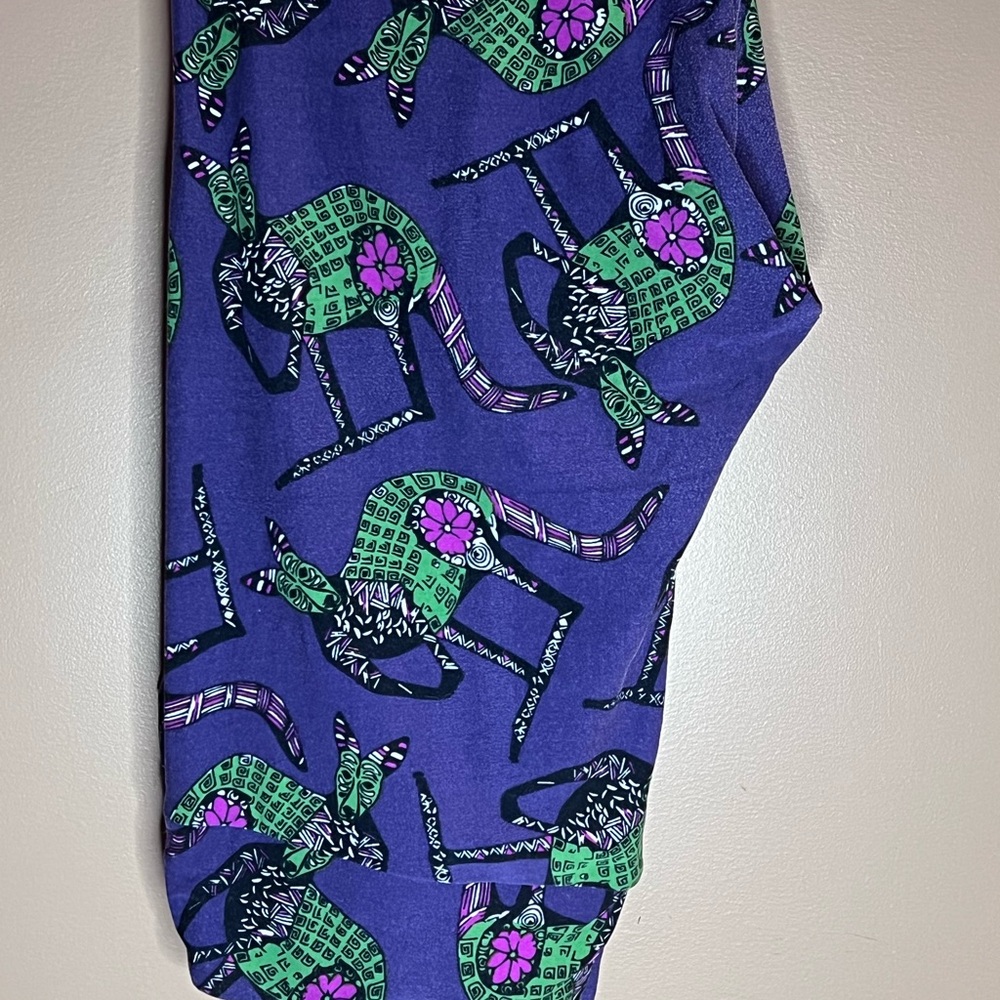 LuLaRoe T&C Kangaroo leggings